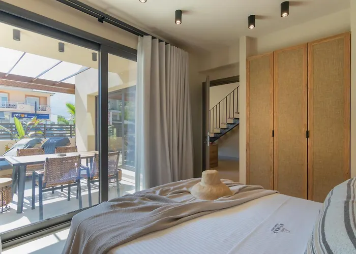 Ntinas Seaside Villa *